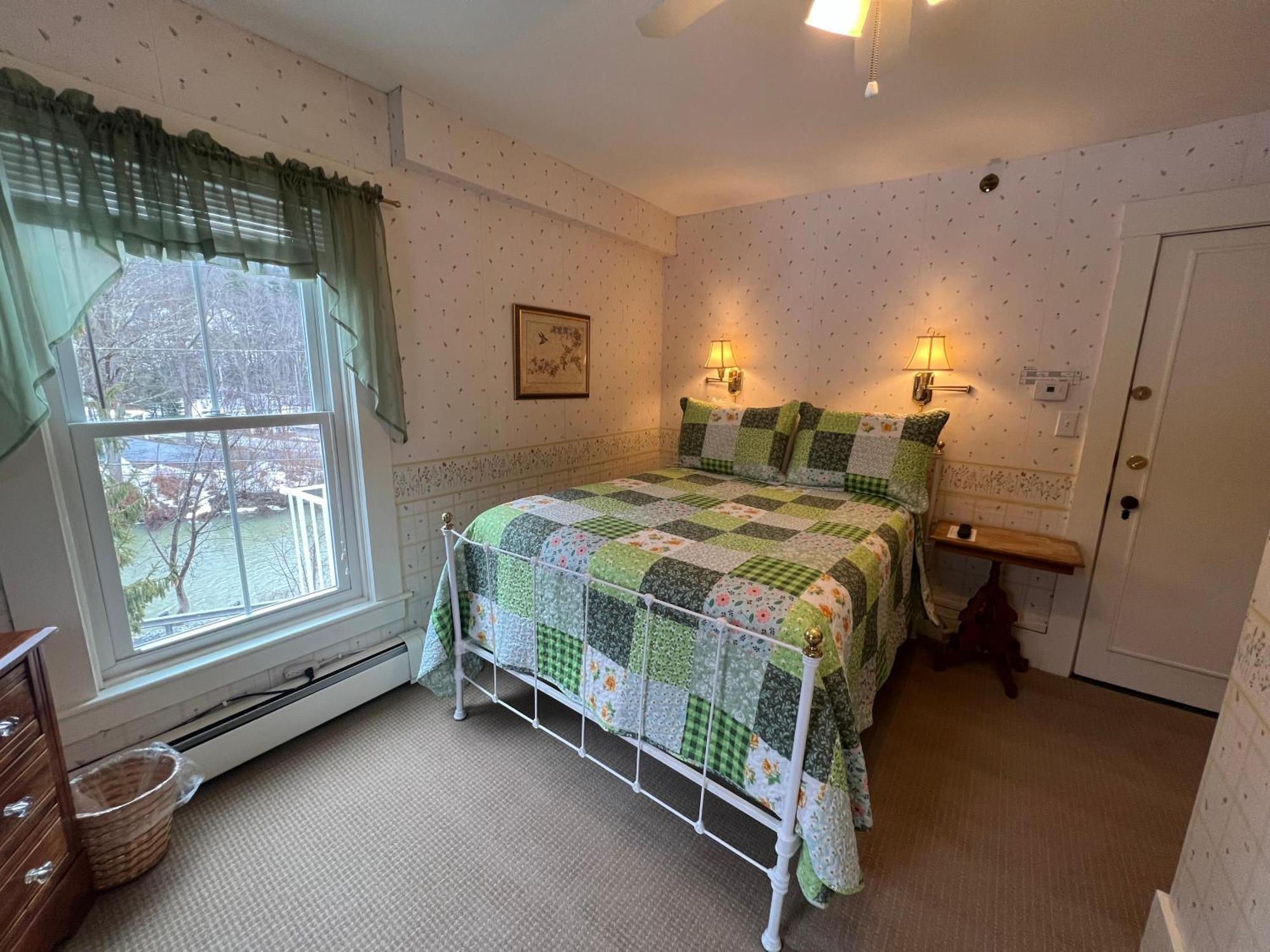 Echo Lake Inn (Adults Only) Plymouth Bagian luar foto