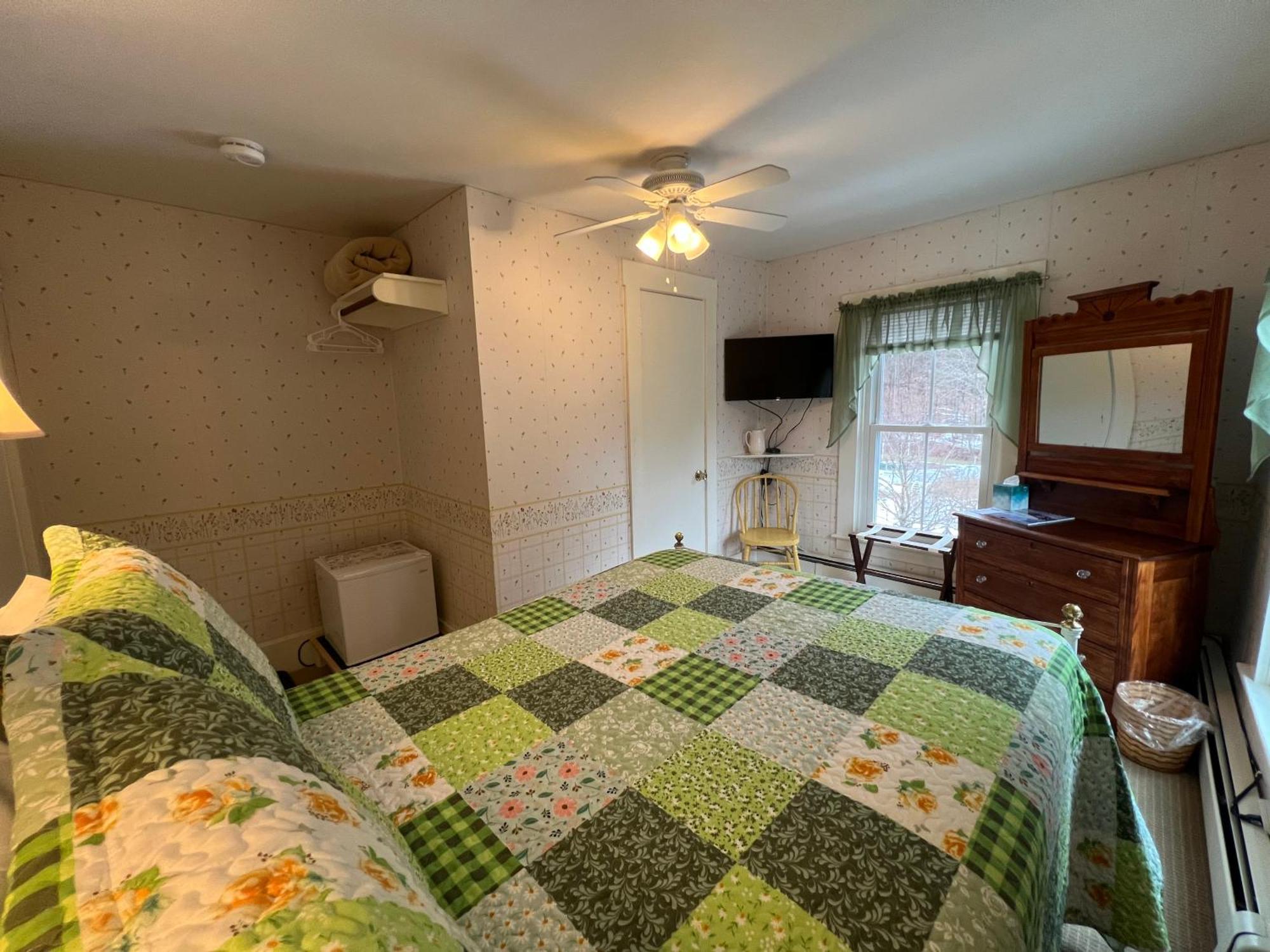 Echo Lake Inn (Adults Only) Plymouth Bagian luar foto